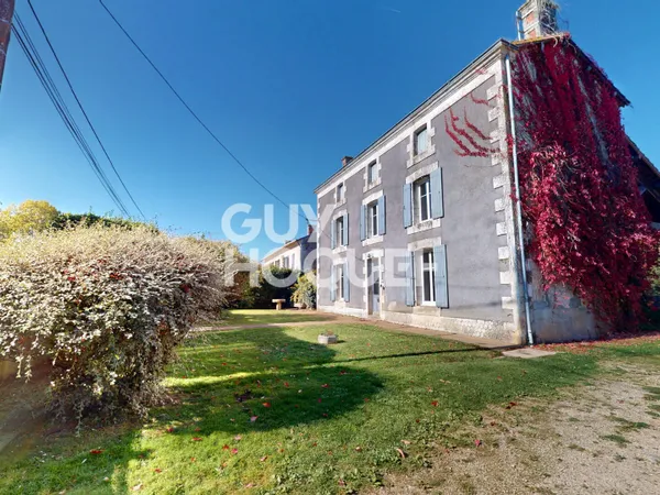 Maison Nanteuil 7 pièce(s) 155m²