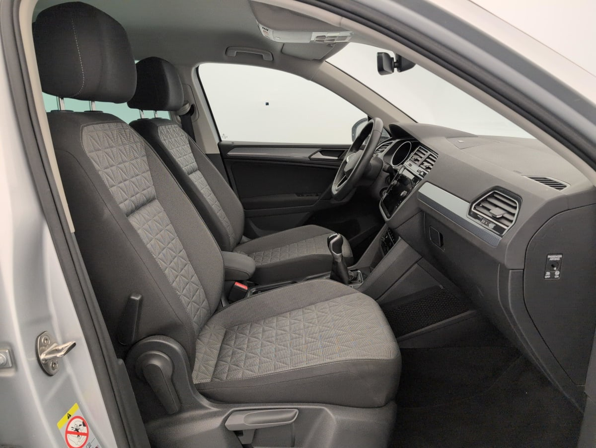 Volkswagen Tiguan — photo 9