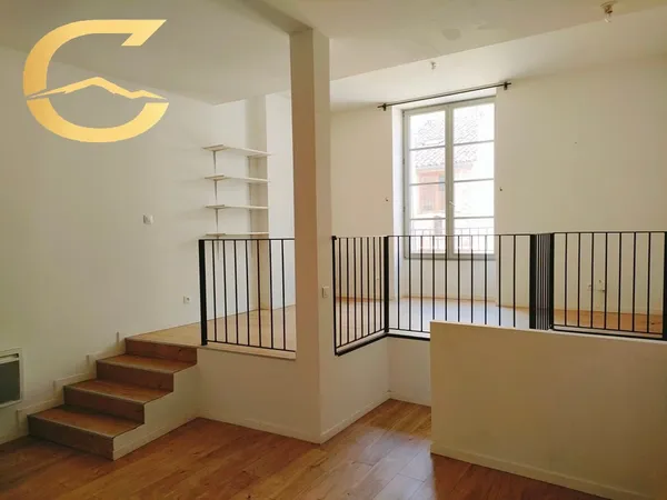 Location T2 13490 Jouques