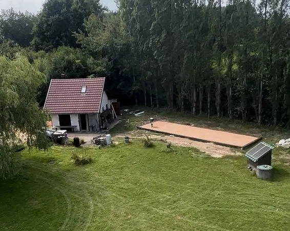 Magnifique étang avec chalet tout équipée