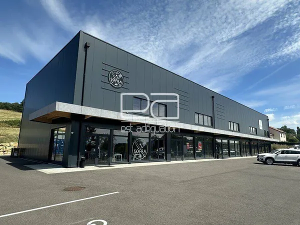 Local commercial 375 m²