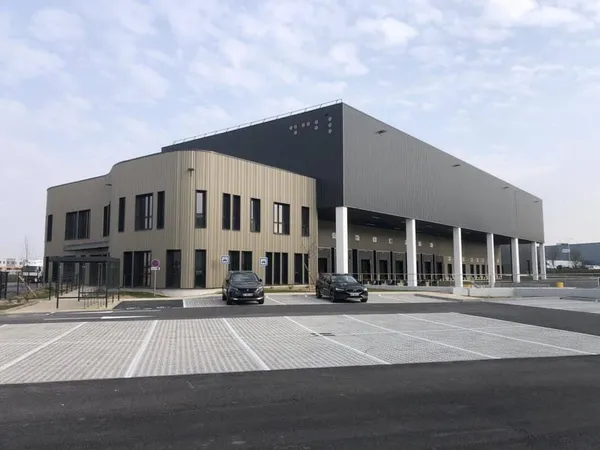 Local d'activité 2192 m²