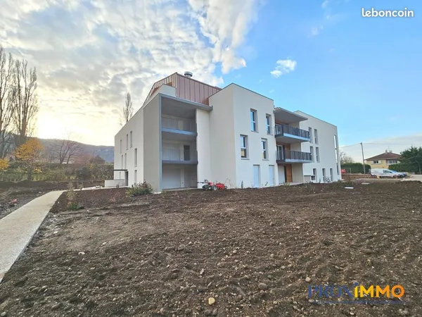 Parking/box 14 m² Coublevie