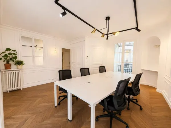 Bureau 4 pièces 100 m²
