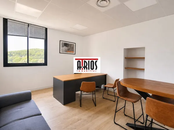 Local professionnel 158 m²
