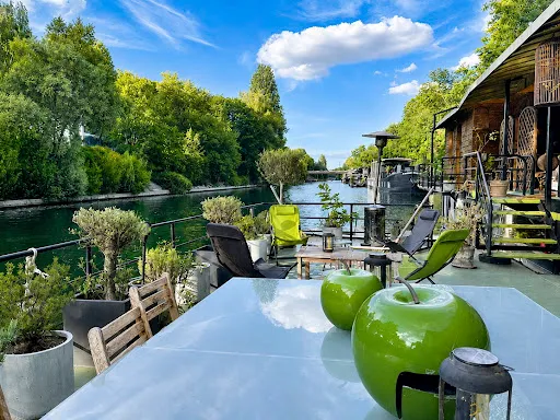 Péniche 220 m²