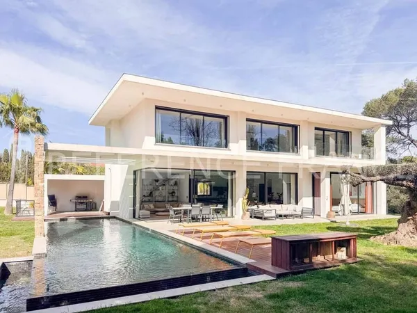 Villa 8 pièces 400 m²
