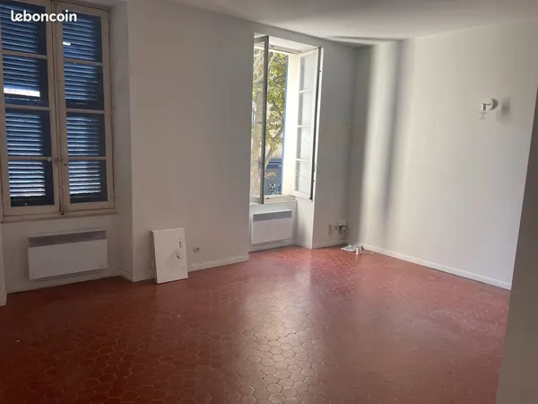 Location local professionnel 1er etage centre ville