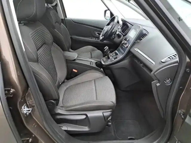Renault Scenic grand  dci 110 energy — photo 24