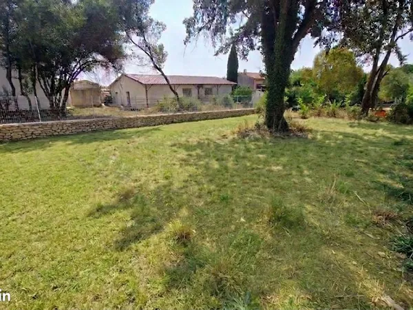 Terrain 379 m² Clarensac