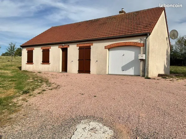 Maison individuelle 85 m² à louer - Droiturier - 3 chambres - Grand terrain- Garage