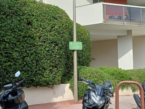 Appartement deux pièces avec terrasse et jardin