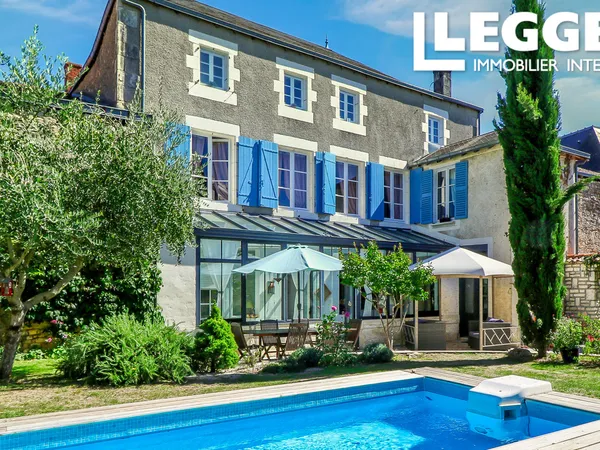 Maison 10 pièces 345 m²