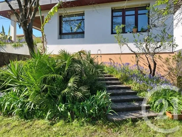 Appartement 4 pièces 109 m²