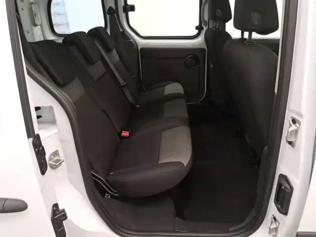 Renault Kangoo blue dci 80 — photo 22