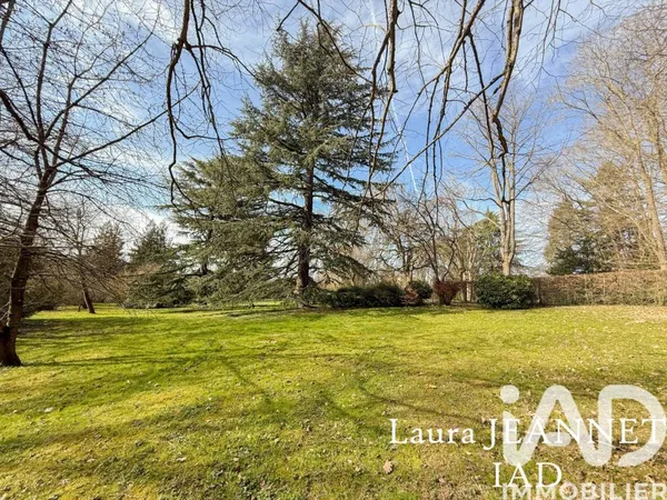 Terrain 7557 m²