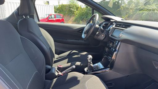 DS DS3 1.2 PureTech 82 - Be Chic – 2017 – 104295 km – Essence – Boîte Manuelle — photo 8