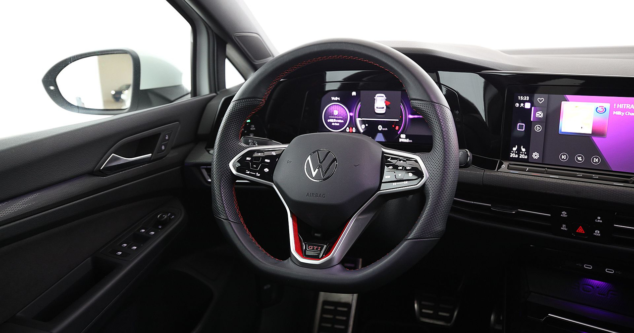 Volkswagen Golf 8 — photo 17