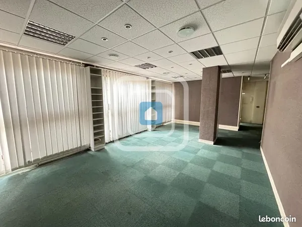 Bureaux 100 m²