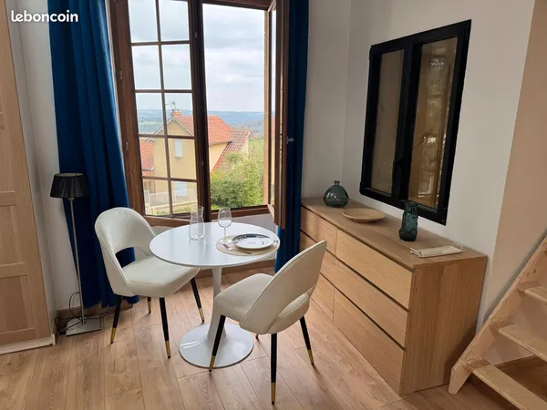 Jolie studio meublé (neuf) au coeur du bourg