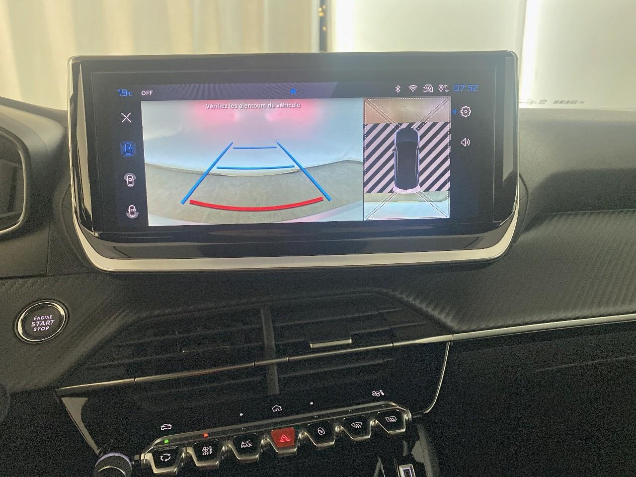 Peugeot 2008 hybrid 145 ch e-dcs6 allure — photo 15