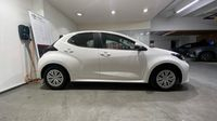 Toyota Yaris 116h Dynamic 5p MY22 — photo 4