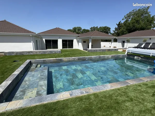 Maison 7 pièces 220 m²