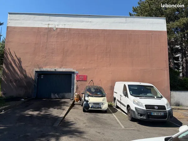 À vendre - Dépôt 140 m²