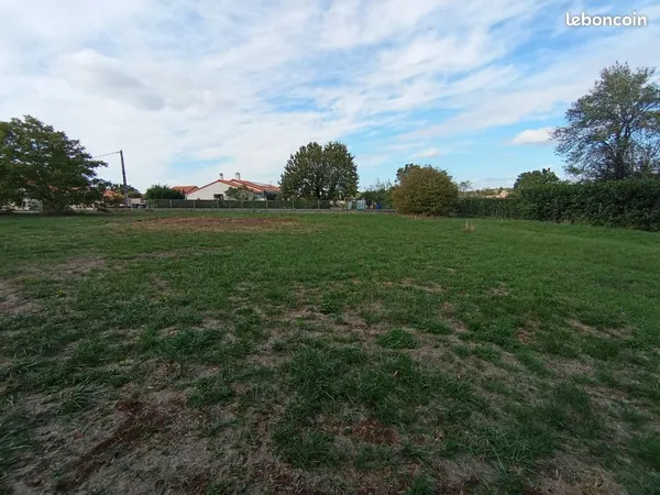 Terrain 700 m² Soyaux