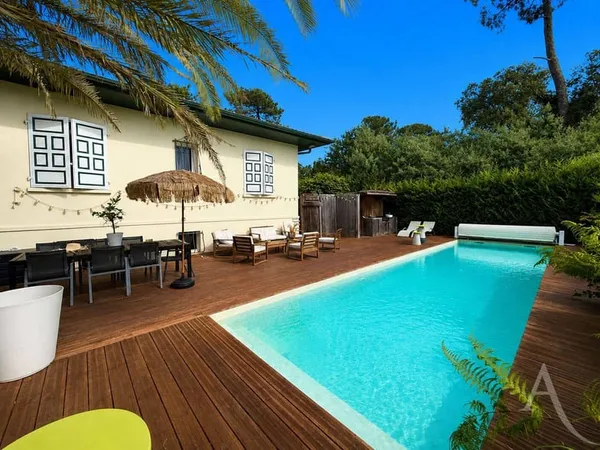 Maison 7 pièces 304 m²