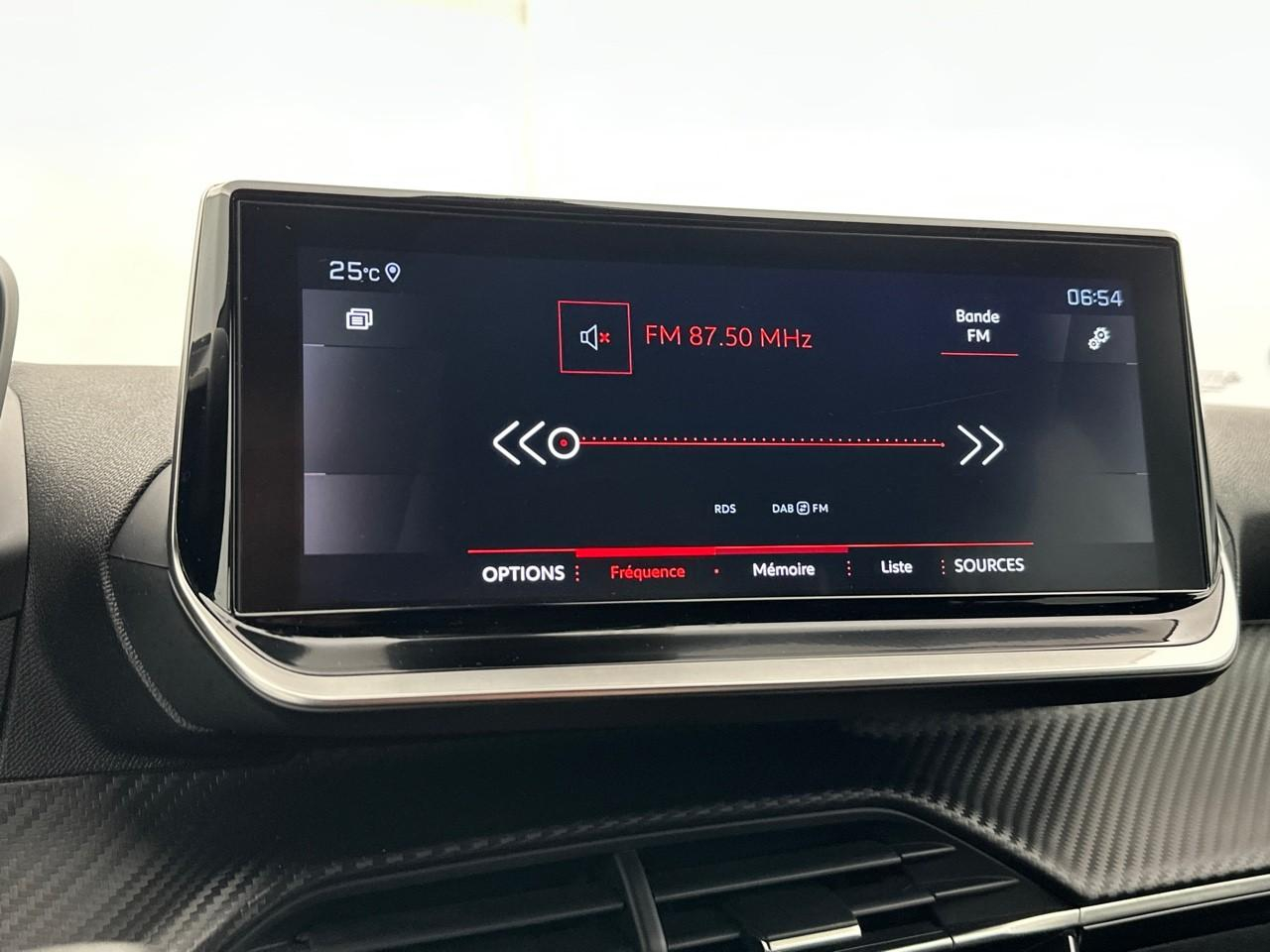 Peugeot 2008 puretech 130 s&s eat8 allure pack — photo 22