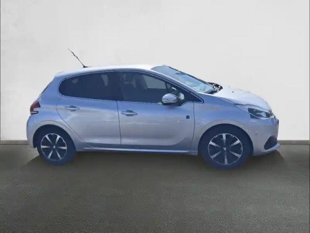 Peugeot 208 puretech 110ch s&amp;s bvm6 — photo 4
