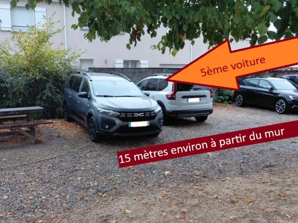 Parking Vaulx-Village