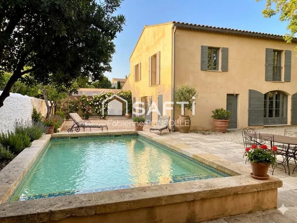 MAS À VENDRE Charme Provençal • Centre Historique à 3 min