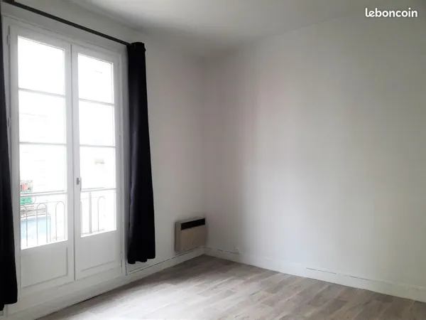 Loue T1bis rue St Laud