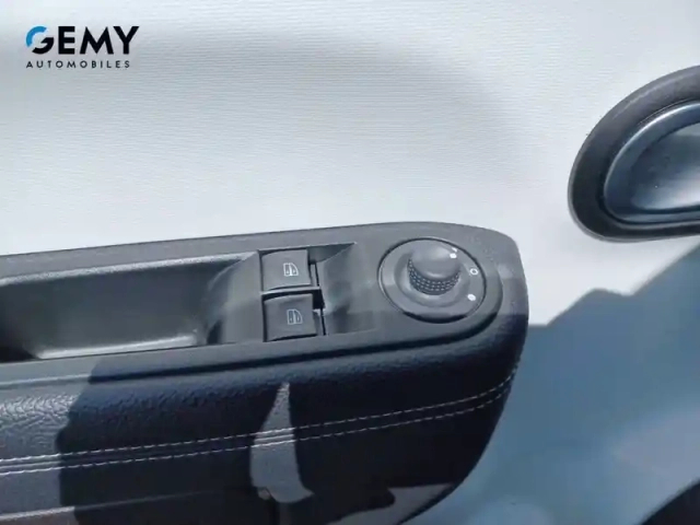 Renault Twingo iii e-tech — photo 12