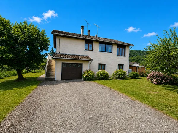 A VENDRE MAISON LAROQUE D'OLMES - 2 LOGEMENTS POSSIBLES - GARAGE ET JARDIN