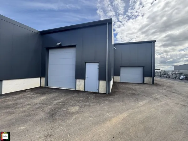 Local 2 pièces 105 m²