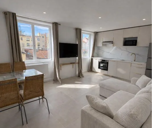 ⭐ T2 bis meublé rénové - 48 m² - Parking privé - Verrière bureau/dressing - Quartier Jacquard