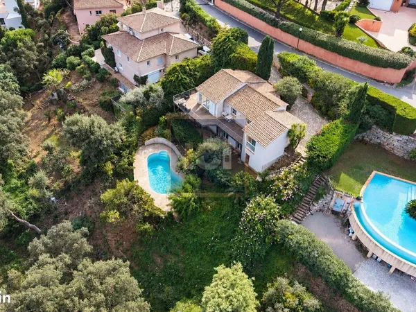 Villa 6 pièces 164 m²