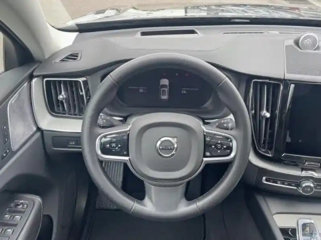 Volvo Xc60 t6 hybride rechargeable 253 + 145ch ultra style dark geartronic 8 awd — photo 8