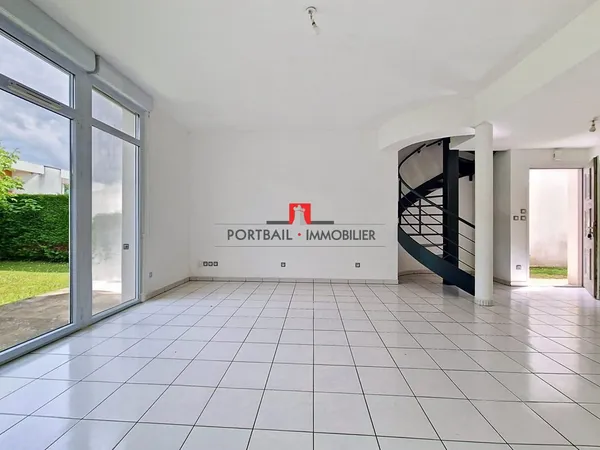 Maison T3 avec garage, jardin et piscine à Saint-André-de-Cubz