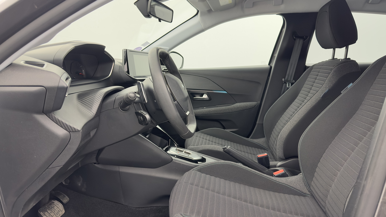 Peugeot 208 PureTech 100 S&amp;S EAT8 — photo 10