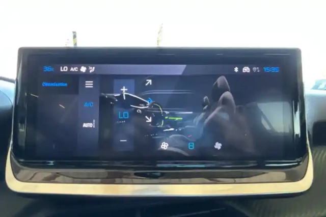 Peugeot 208 hybrid 100 e-dcs6 — photo 20