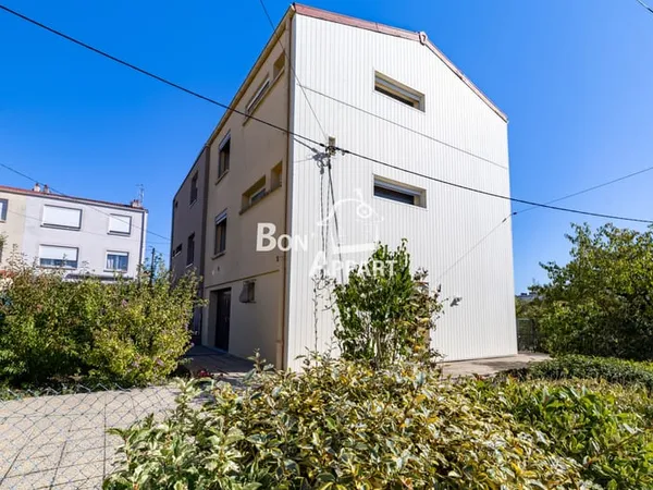 Maison mitoyenne d'un coté secteur SILVANGE
