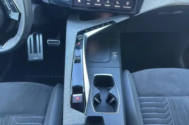 Peugeot 3008 hybrid 136 e-dcs6 — photo 54