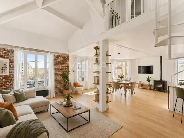 Duplex esprit loft au centre ville - Dernier étage