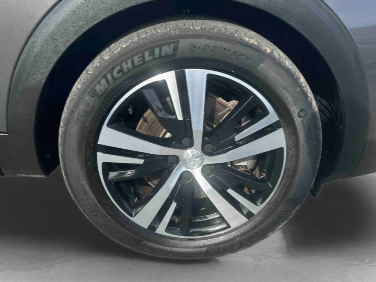 Peugeot 3008 plug-in hybrid 225 gt e-eat8 + toit ouvrant / char — photo 22