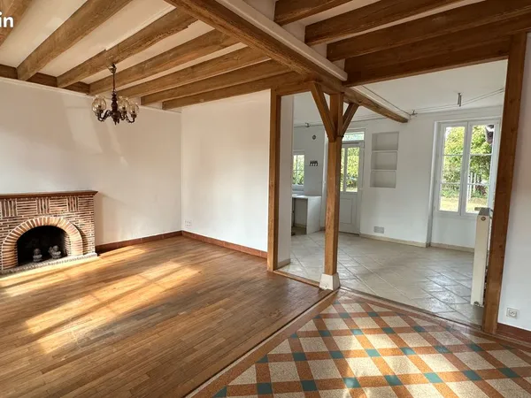 Maison solognote indépendante avec jardin arboré à Argent sur Sauldre de 859 m²