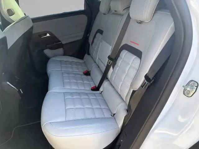 Citroën C5 Aircross hybride rechargeable 195 e-eat7 — photo 12